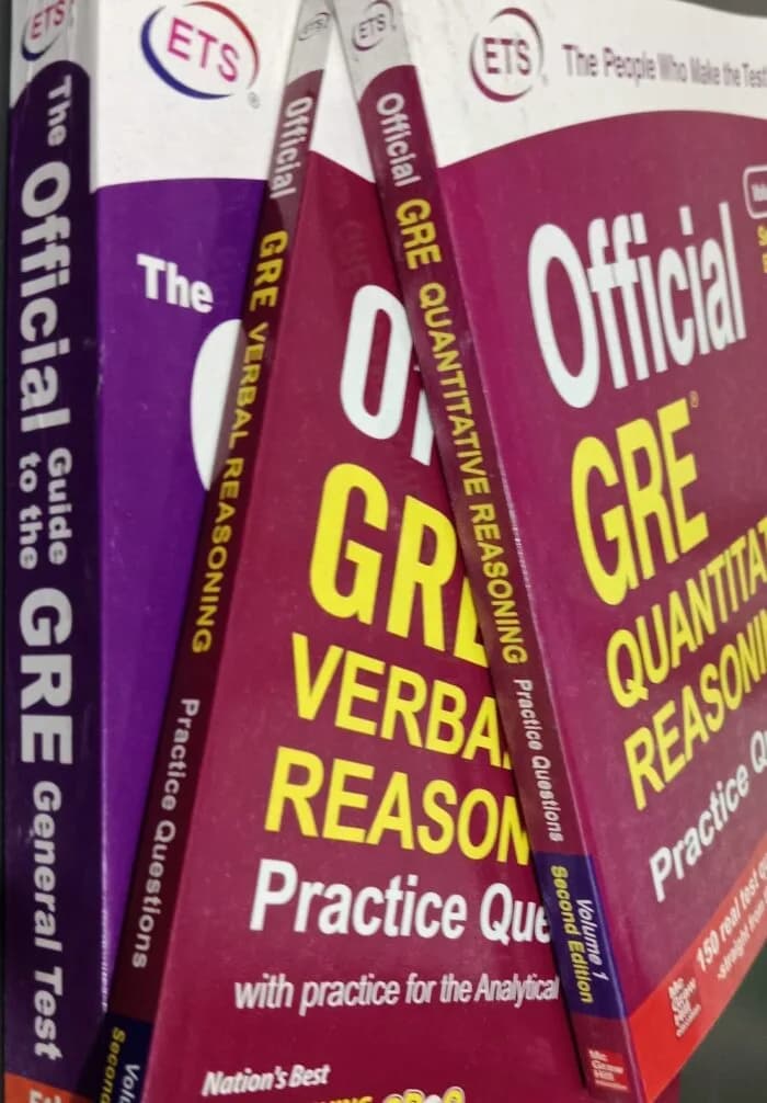 GRE ( Bundle 2 ) : Official Guide to the GRE General Test and Official GRE Verbal Reasoning & Quantitative Reasoning Practice Questions